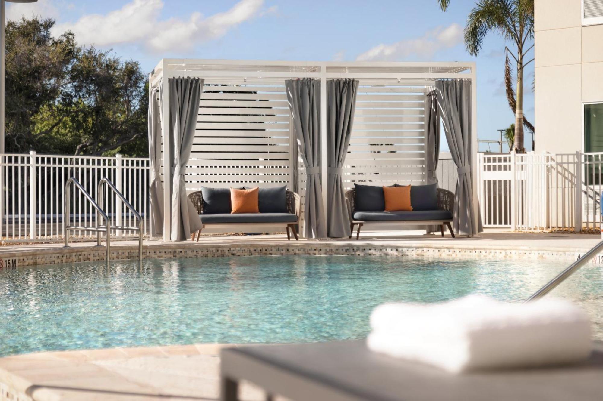 Holiday Inn Express Cape Canaveral By Ihg 외부 사진